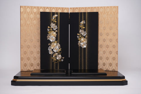 二曲屏風親王飾