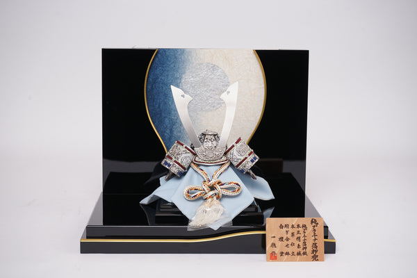 プラチナ箔水色糸縅兜