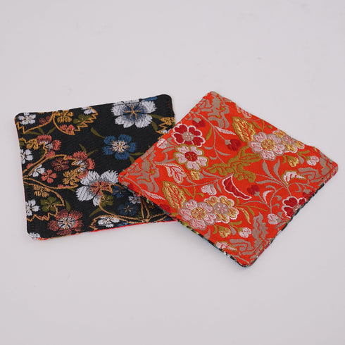 ランダム2種類でリバーシブルで使えます。