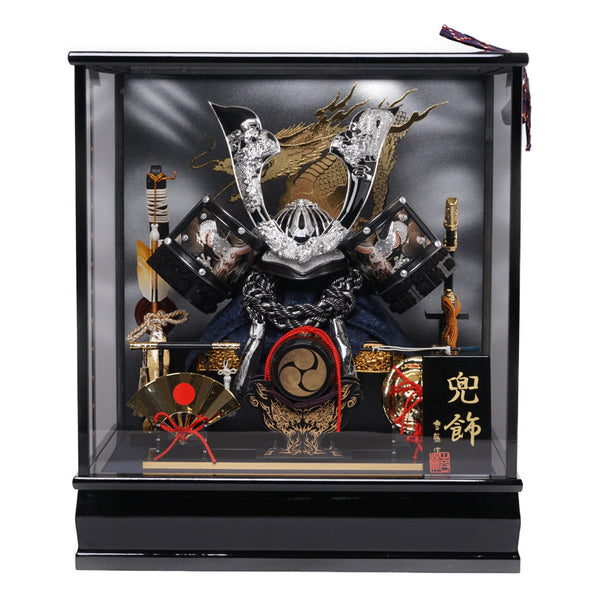 8号黒彫金兜飾り